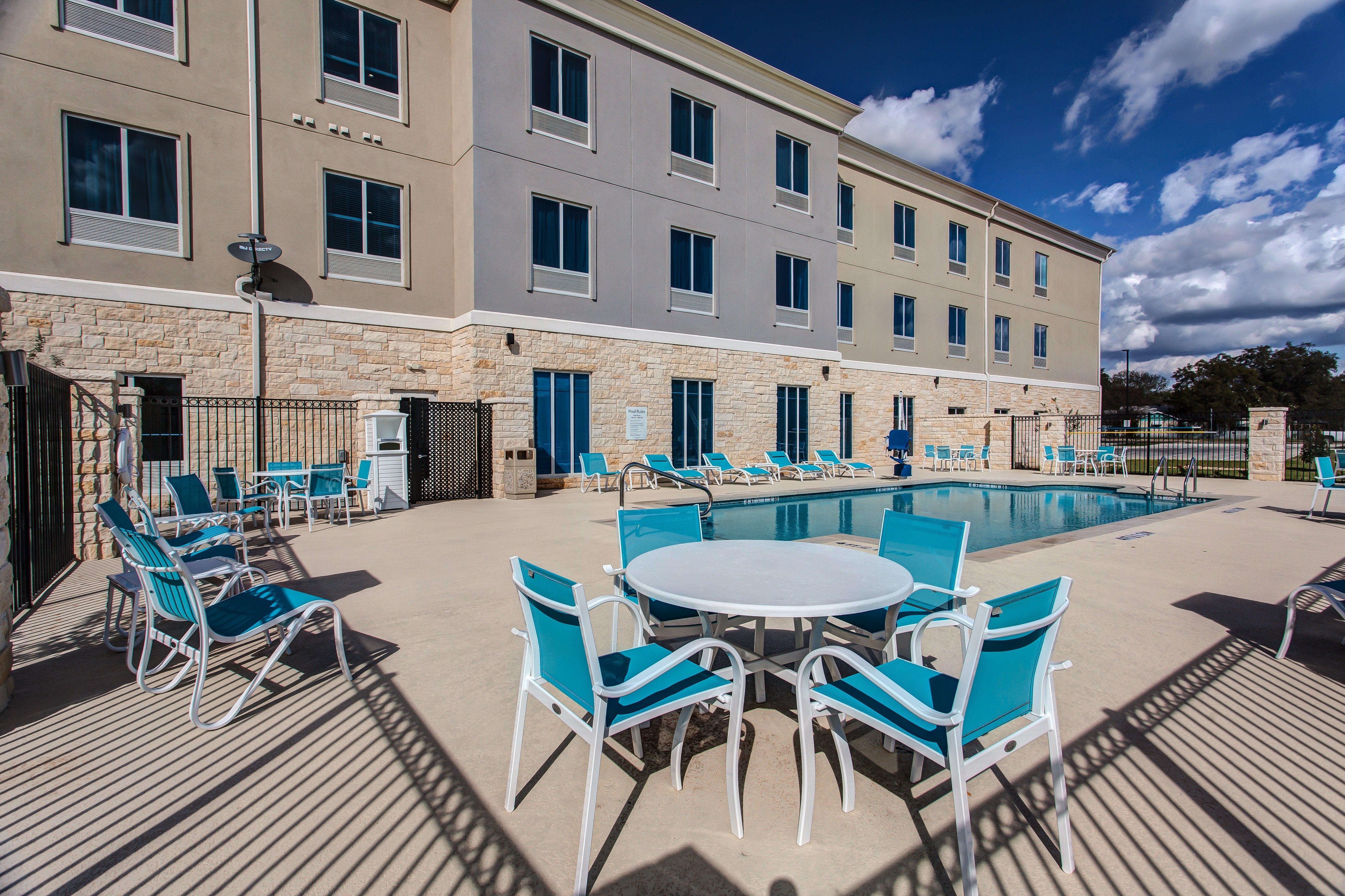 Holiday Inn Express & Suites Gatesville - N. Ft Hood By Ihg Exterior foto